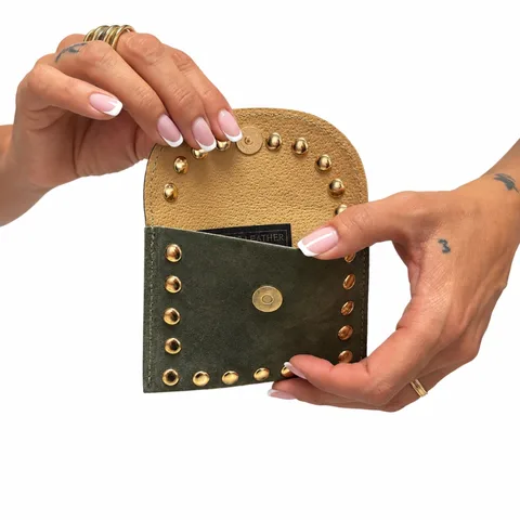 Monedero dorado con tachuelas — foto 2