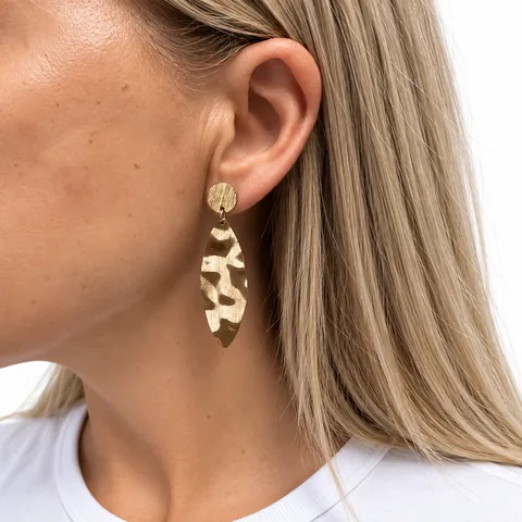 Pendientes hoja dorada calada