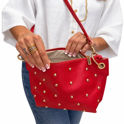 Bolso bandolera rojo con tachuelas doradas — foto 3